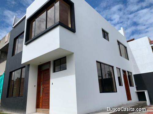 HERMOSAS CASA A ESTRENAR INDEPENDIENTES VALLE DE LOS CHILLOS JUNTO AL CLUB LOS CHILLOS 