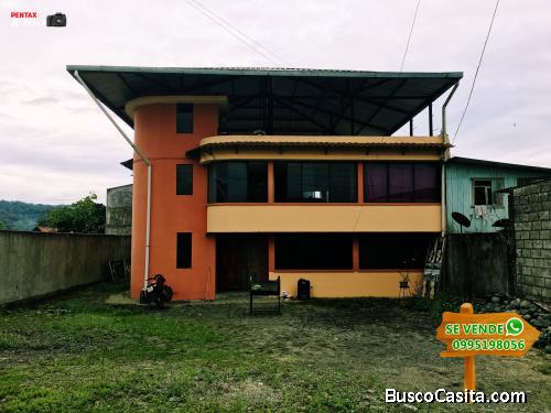 CASA RENTERA CON AMPLIO PATIO / EN PUYO