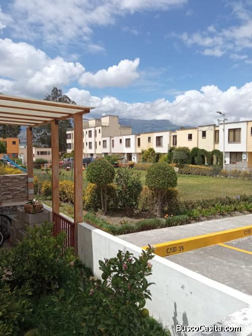 VENDO HERMOSA CASA ESQUINERA DENTRO DE CONJUTO HABITACIONAL