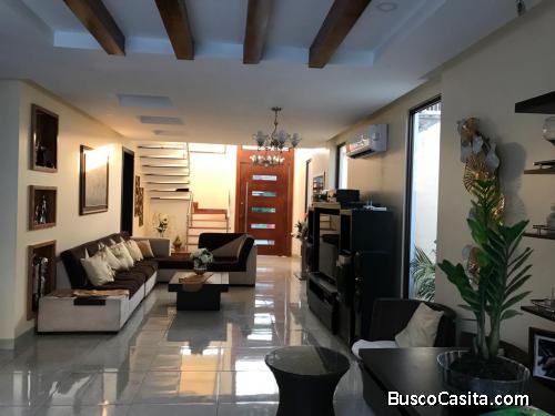 CASA 4 DORMITORIOS URBANIZACION CIUDAD CELESTE  CON EXCELENTES ACABADOS