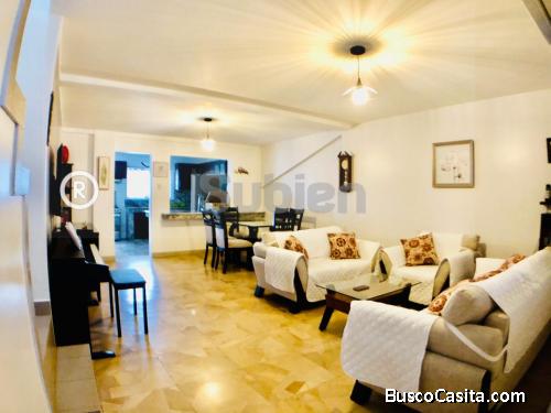 Se vende Casa Guayaquil, 3 pisos, 4 habitaciones. 