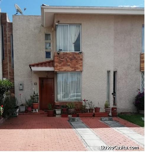 CASA DE DOS PLANTAS EN VALLE DE LOS CHILLOS SECTOR CONOCOTO