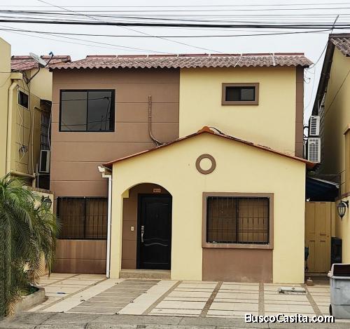 Casa de Venta de 4 dormitorios en Villa Club Etapa Estelar