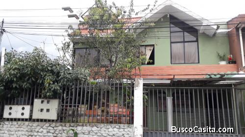 Casa Rentera en Venta Sector Primero de Mayo y Julio Casares