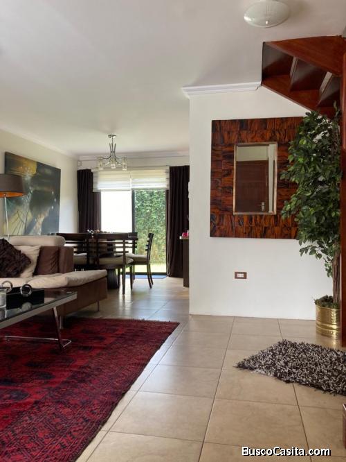 Encantadora casa en Tumbaco