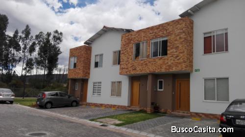 HERMOSA CASA EN LA MEJOR UBICACION CONOCOTO