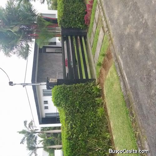 VENDO CASA EN SANTO DOMINGO DE LOS COLORADOS