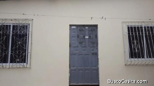 Se vende casa mas 2 departamentos