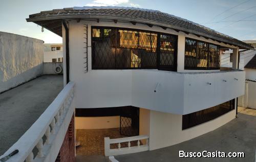 Hermosa Casa amplia. Norte de Quito.