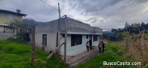 VENTA DE CASA CON TERRENO EN SAN PABLO DE LAGO (IMBABURA)