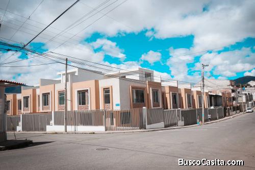 CASA ESQUINERA A ESTRENAR DE TRES PLANTAS EN EPOCA 