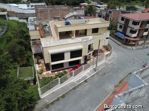 CASA ESQUINERA DE VENTA FRENTE AL VIVERO MUNICIPAL