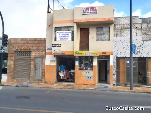 PROPIEDAD CENTRICA CON DOS CONSTRUCCIONES DE VENTA