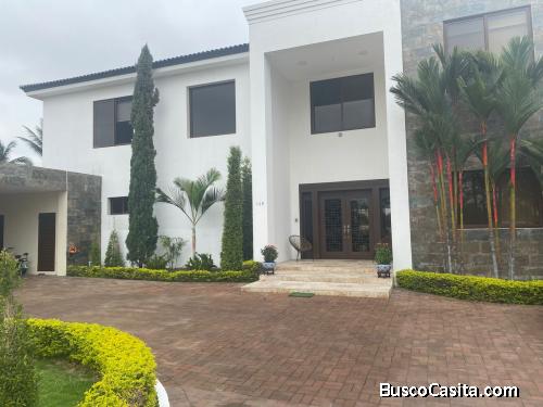 SAMBORONDON, ISLA MOCOLI, MOCOLI GOLF CLUB Vendo casa con Vista al Lago