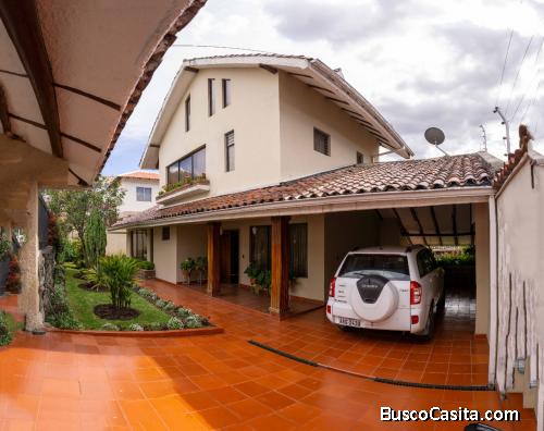 DE OPORTUNIDAD LINDA CASA EN VENTA  EN CUECA,ECUADOR