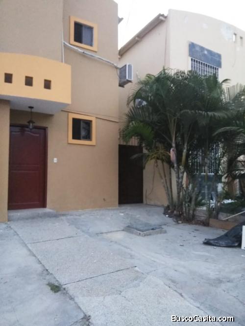 Alquilo Hermosa Casa en Manta.