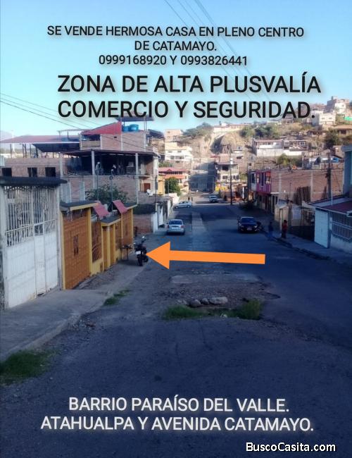 SE VENDE CASA, EN PLENO CENTRO DE CATAMAYO - LOJA 