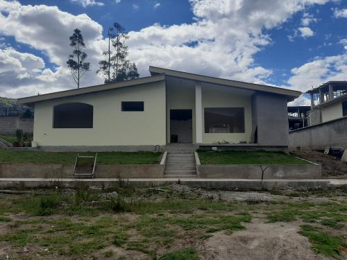 LOS CHILLOS, Casa estrenar en una planta, 660m2 de terreno, 3 alcobas con baño privado