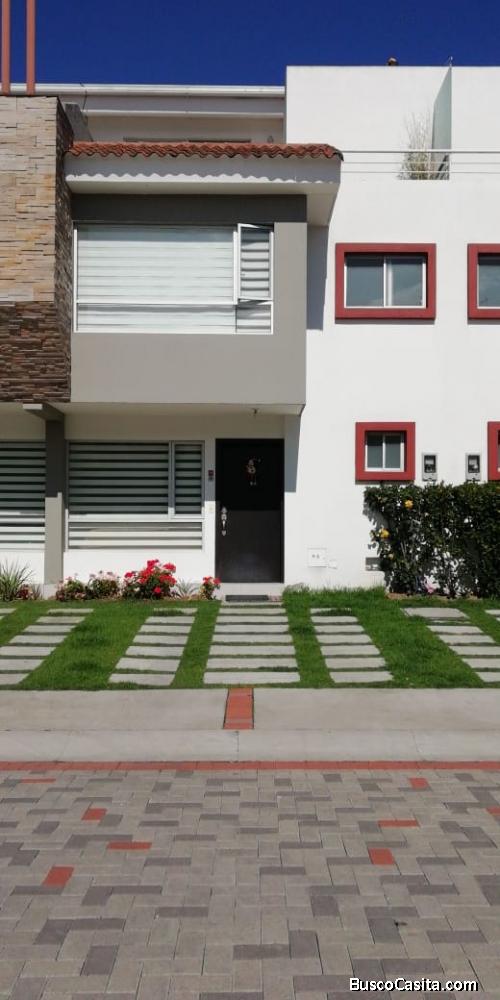 Casa de 3 plantas en Conjunto Residencial, La Armenia, Valle de los Chillos