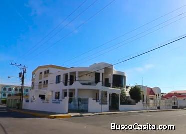 CASA TOTALMENTE AMOBLADA 