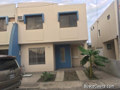 Casa en venta Cuidad de Manta , excelente ubicación.