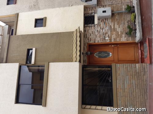 VENDO CASA EN CONJUNTO PRIVADO SL NORTE DE QUITO 
