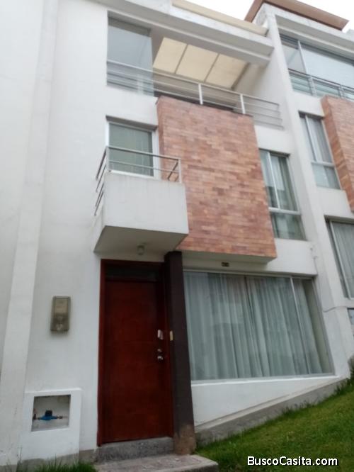 Vendo casa 3 pisos Conjunto en San Isidro del Inca