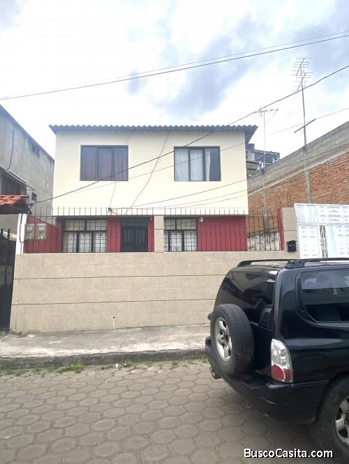 SE VENDE ESTA CASA EN LA CIUDAD DE TULCÁN 