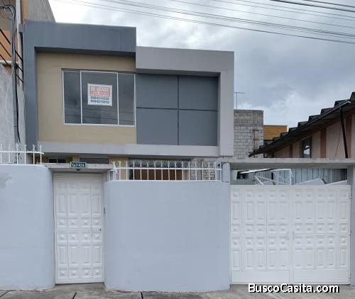 Norte de Quito, Vendo Casa Remodelada 3 dormitorios más mini departamento