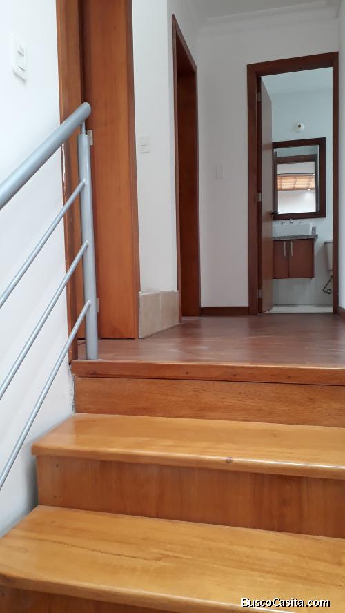 LINDA CASA CON ACABADOS DE PRIMERA