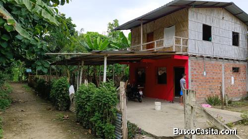 Casa con terreno fincado en Calceta