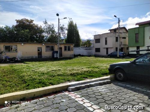 Venta de Casa de 4 Dormitorios en Conjunto Privado Sector – Santa Rita (Sur de Quito)