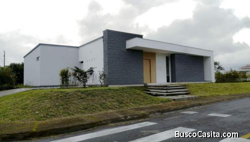 Por estrenar Amplia Casa en Conjunto Privado Exclusivo Rancho San Fernando Santo Domingo