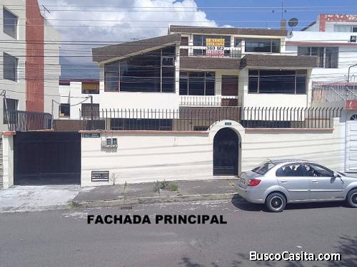 SE VENDE CASA INDEPENDIENTE EN URBANIZACION CALIFORNIA BONANZA, NORTE DE QUITO.