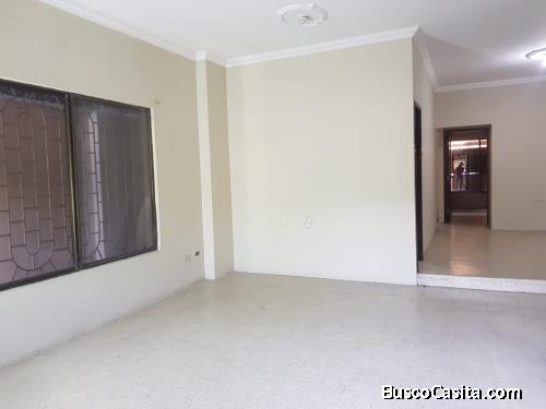 Venta de Casa en la Autopista Narcisa de Jesús, Av. Terminal Terrestre, al norte de Guayaquil 