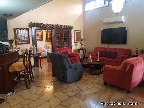 Venta de Casa en Cdla. Fae, al norte de Guayaquil. Cc San Marino, Aeropuerto internacional. 