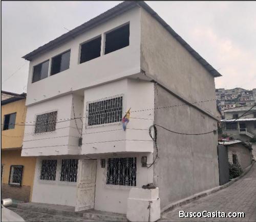 Vendo Casa Rentera, sector Santa Adriana, frente al colegio Americano