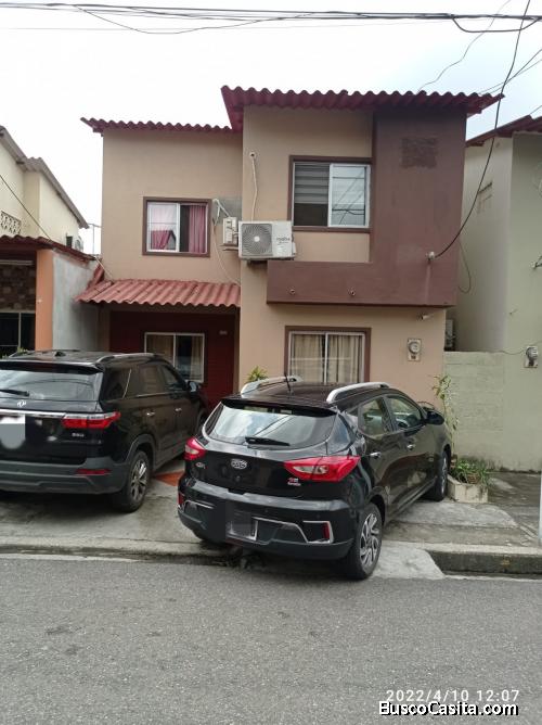 Vendo Casa Remodelada en Urb. Colina del Sol II, norte de Gye