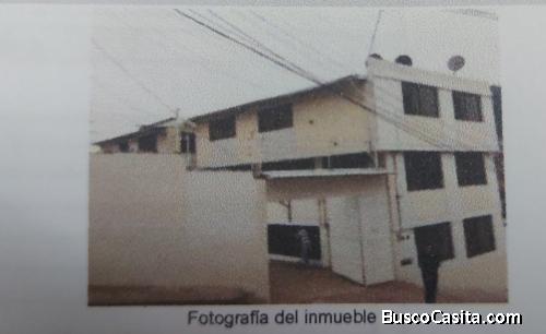 Vendo casa 3 pisos con 6 departamentos y 6 parqueaderos 