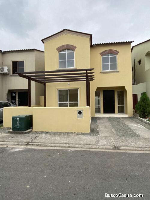 URBANIZACION LA RIOJA VENDO CASA DE ESTRENO CON 4 DORMITORIOS