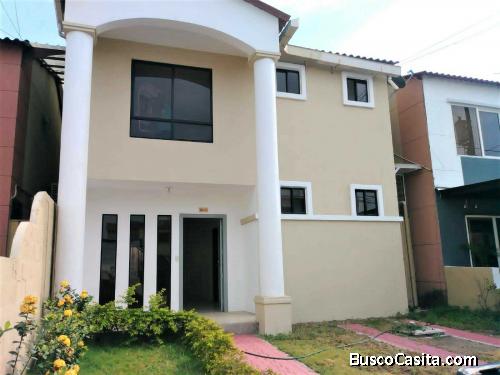 Amplia Casa en Villa Club