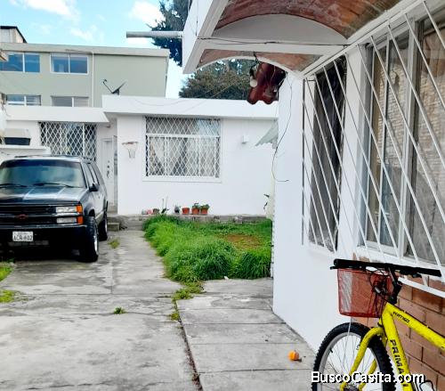 Vendo casa con terreno y minidepartamento Quito 