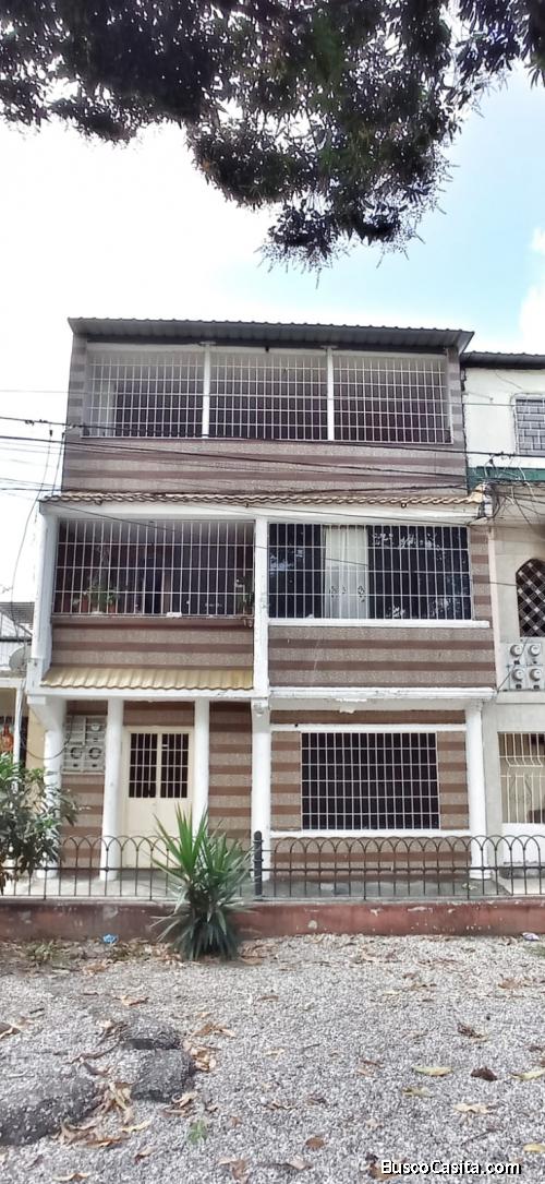 Casa Para Vivienda o Rentera en Venta, Sauces 6