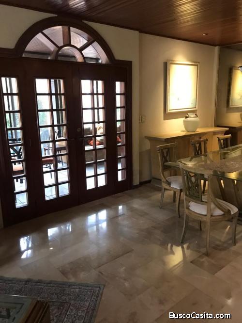 Vendo amplia y hermosa casa en Gye Urb. LHermitage