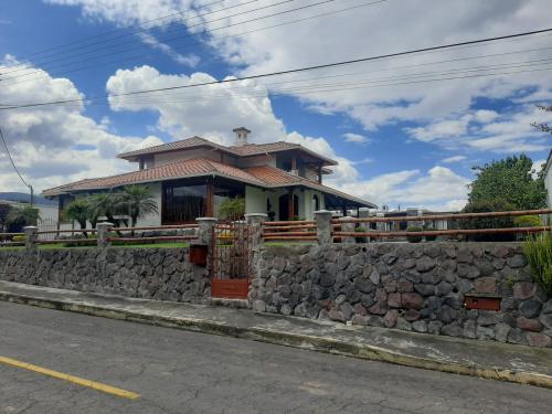 SAN GERMAN, Vendo propiedad, 1137m2 terreno y 610m2 construcción 4 garages