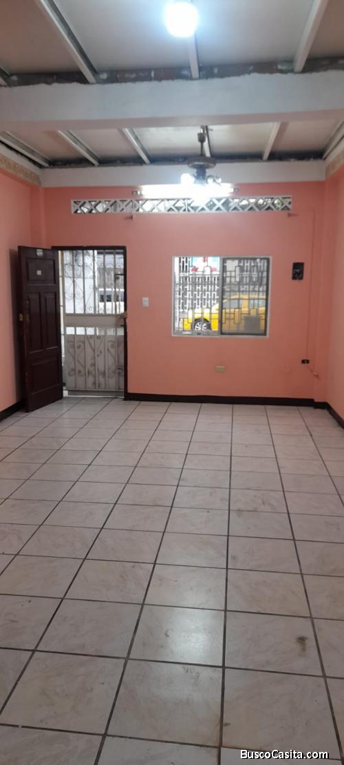 En venta casa Leonidas Plaza y Cristobal Colón 