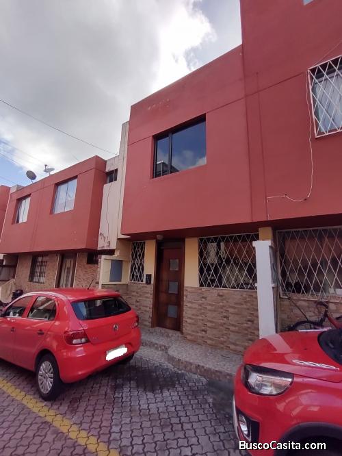 Vendo casa en Carapungo Calderón 
