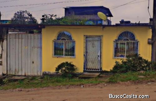 Vendo 2 casas grandes, en la Coop. 15 de Septiembre, Via Quevedo, Km 3 12. Santo Domingo.