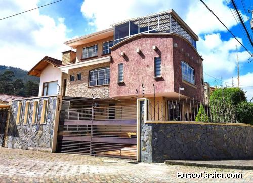 HERMOSA CASA EN VENTA SECTOR COLEGIO DE INGENIEROS, URBANIZACION VALLE DE LOS RIOS