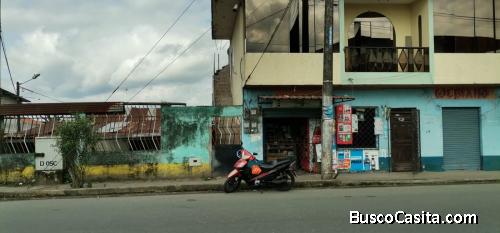 Terreno con casas en el Cantón La Concordia, zona comercial. 